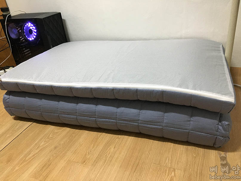 3 tri-folding mattress topper